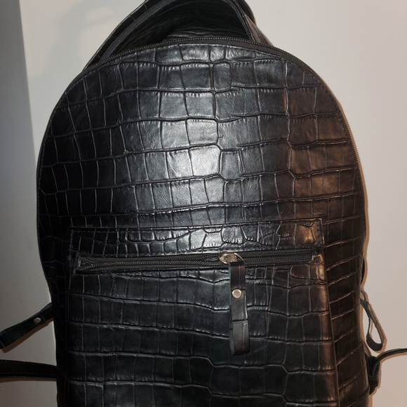 Authentic hand made croc duffel and backpack - Picture 5 of 7